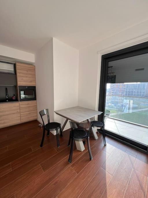 Nice Apartment Near Rho-Fiera Milano Pero Buitenkant foto
